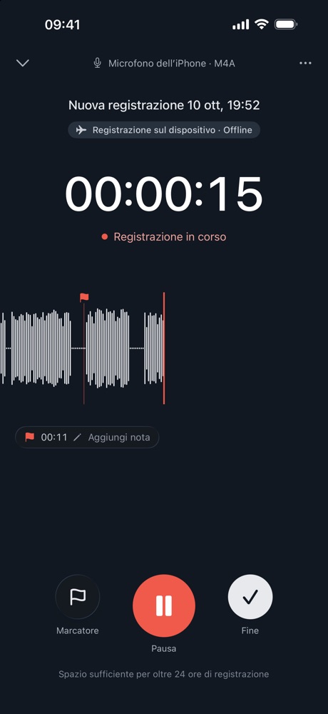 Schermata di registrazione: timer a 00:00:16, forma d’onda in tempo reale, un marcatore a 00:11 e i pulsanti per aggiungere un marcatore, mettere in pausa e terminare